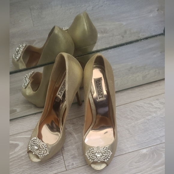 Preloved Badgley Mischka Peep Toe Pumps - Picture 3 of 6